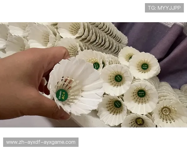 羽毛球怎么自己做球